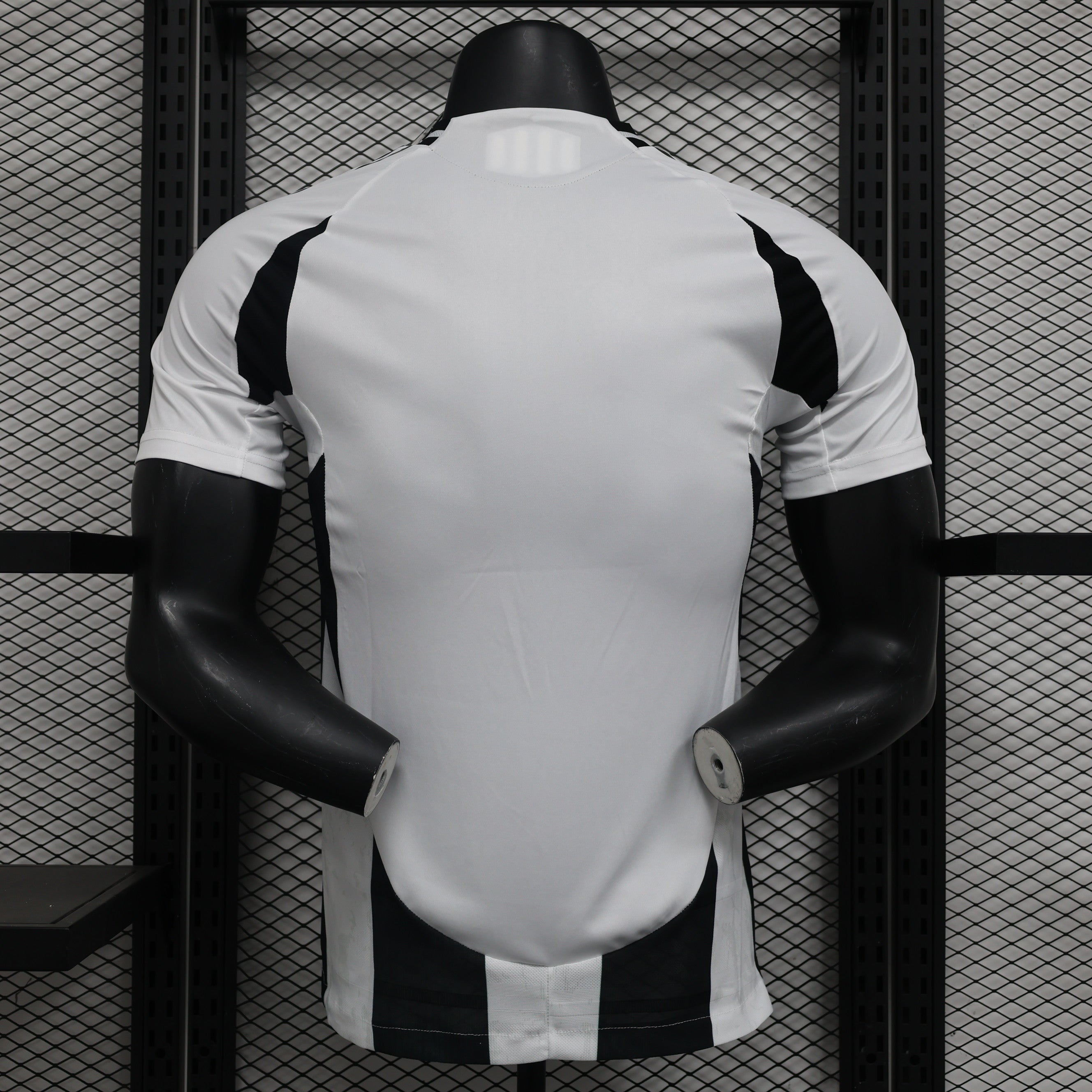 Camisa Juventus I 24/25 Preto e Branco - Jogador