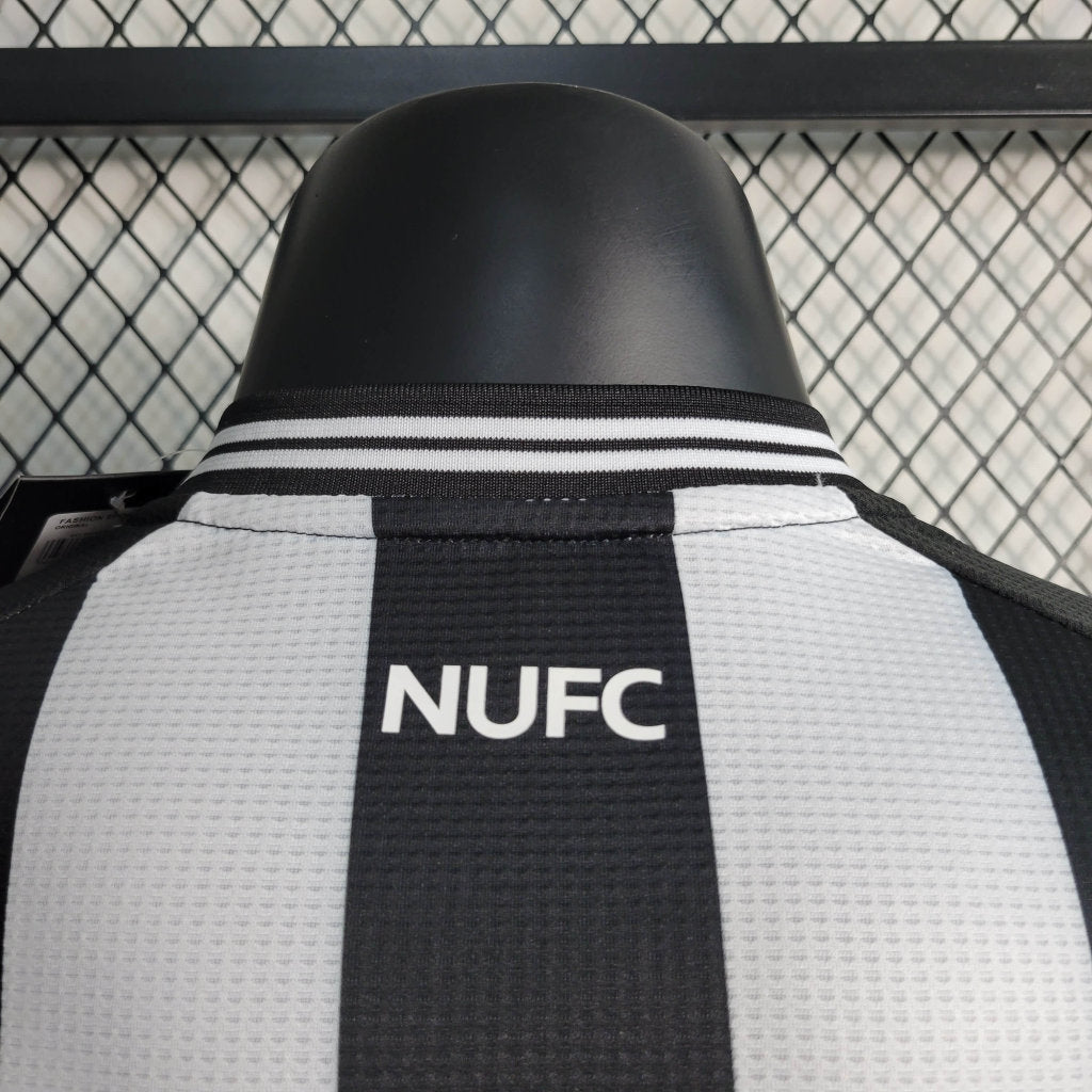 Camisa Newcastle I 23/24 Preto com Branco - Jogador